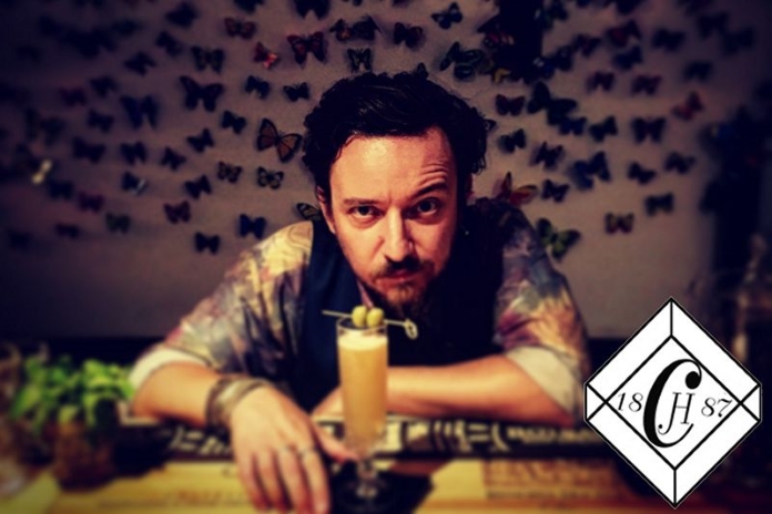 simone-mina-paparazzo-cortese-strong-tonic